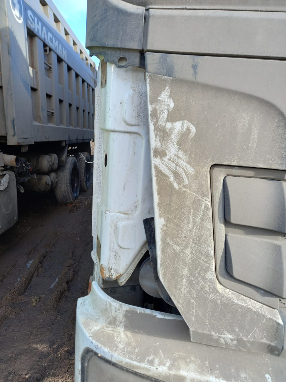 Shacman (Shaanxi) SX* 6x4 Самосвал SX32586V384 (Дизельный, 11,6 л, 423 л.с., МТ)