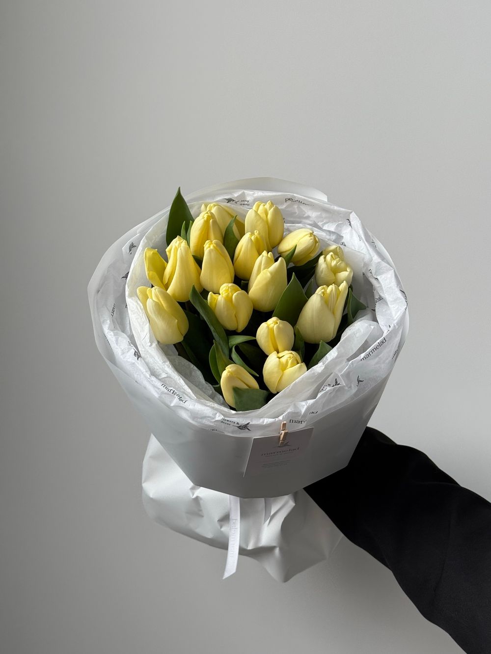 Букет из 15 лимонного тюльпана