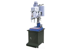 Настольный сверлильный станок Machinery 2С125-1