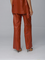 Женские кожаные брюки рыжие прямого кроя