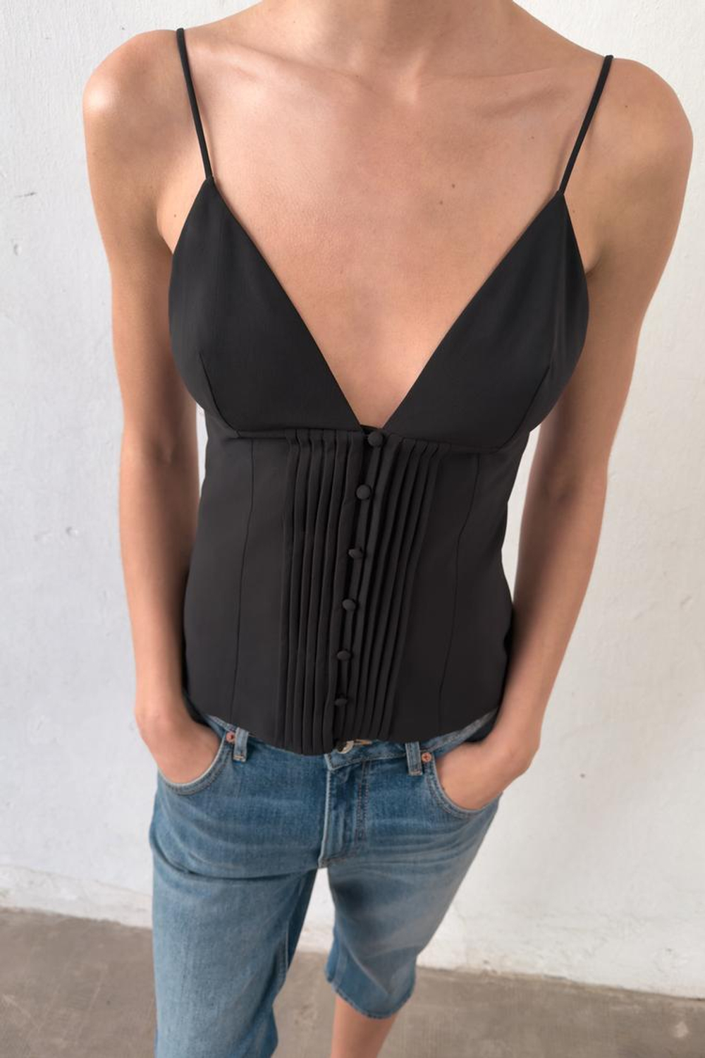 ZARA ТОП С БРЕТЕЛЯМИ И СКЛАДКАМИ, ЧЕРНЫЙ