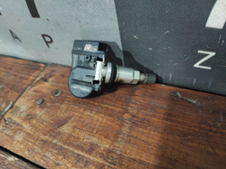 Датчик давления в шине (TPMS) Kia Sportage 4 (QL) 16-22 Б/У  11SPT1102RA