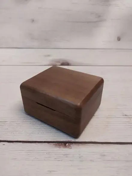 Музыкальная ЗАВОДНАЯ ПРЕМИУМ шкатулка с ИМЕНЕМ - гравировка под заказ с золотом с мелодией на выбор