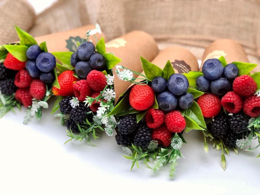 Смузи из ягод» мини-букет в крафт стаканчике подарок