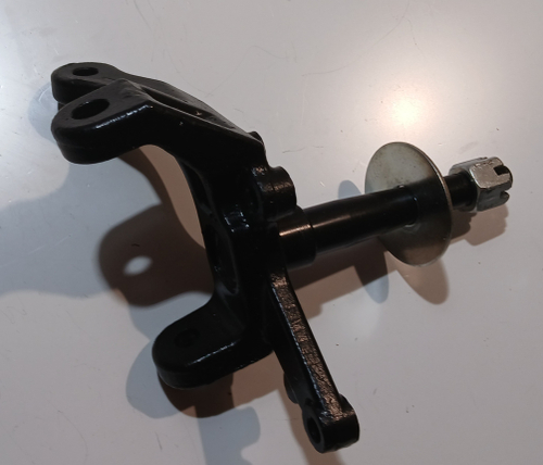 Кулак поворотный левый Квадроцикл KAYO AU200