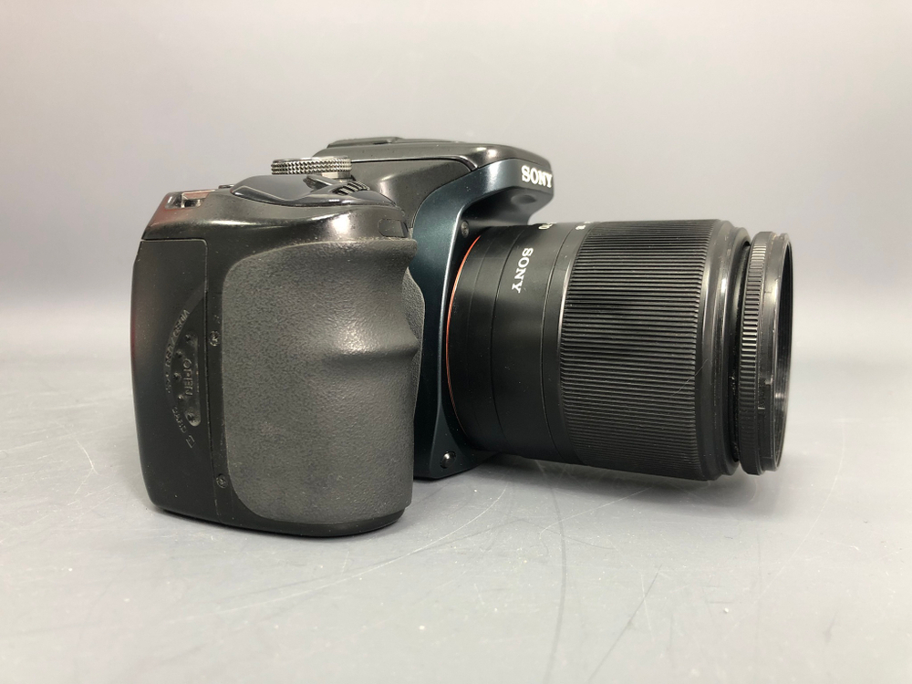 Sony A100 Kit 18-70mm DT 3.5-5.6 Macro