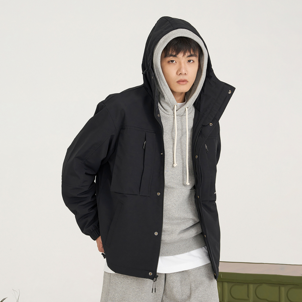 Куртки New Balance, AMJ31304-BK