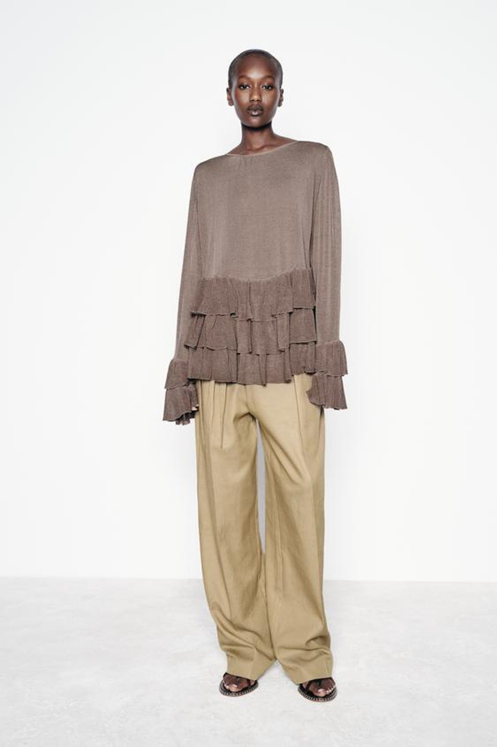 ZARA СВИТЕР ИЗ ТОНКОГО ТРИКОТАЖА С ВОЛАНАМИ, АНТРАЦИТОВО-СЕРЫЙ