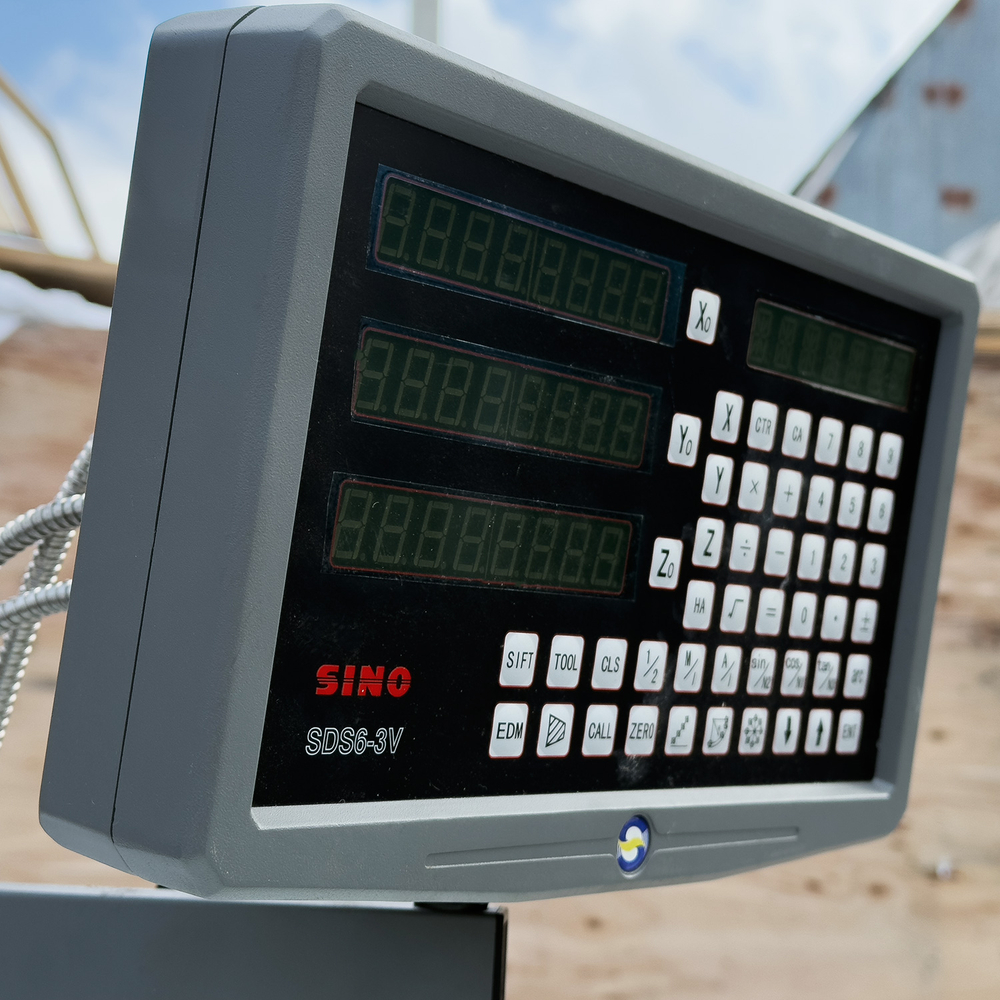 PROMA SPZ-1000 универсальный токарный станок с УЦИ