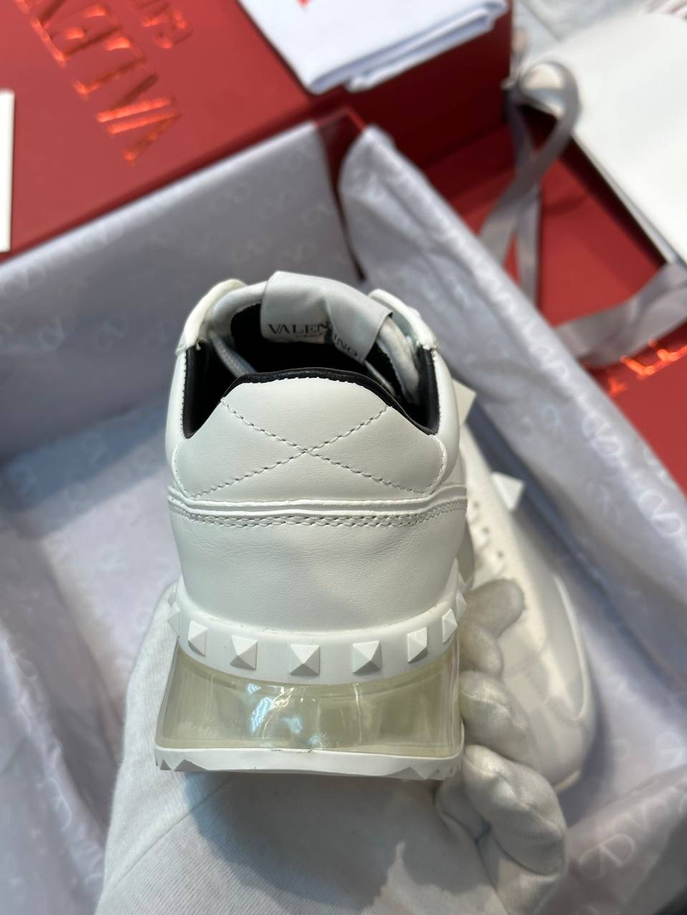Кроссовки Valentino