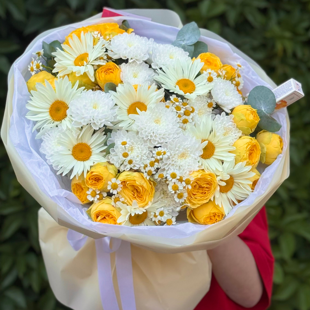 Лимонные розы с ромашками