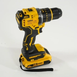 DeWalt Дрель-шуруповерт, 18 В, 60 Нм, 2 АКБ