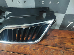 Решетка радиатора Skoda Rapid 1 12-20 Б/У Оригинал 5JA853668
