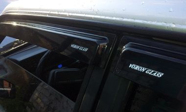 Ветровик (000496) Kia Cerato II 2009-2013/седан/накладные/скотч/к-т 4шт./ Прочий VORON GLASS (CORSAR)