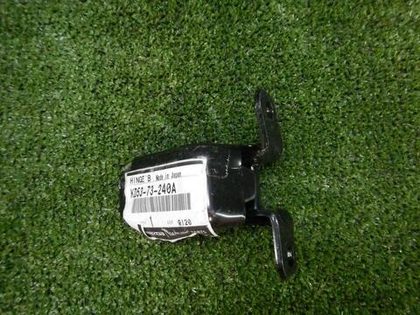 Петля двери задняя левая нижняя Mazda CX-5 1 (2011-2017)