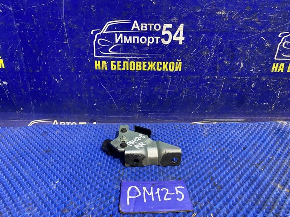 Ролик сдвижной двери NISSAN LIBERTY 1999