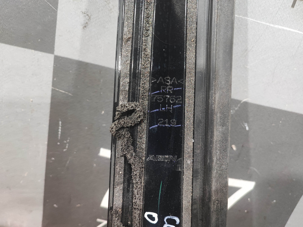 Накладка стойки двери задней левой Toyota Camry (XV70) 17-нв Б/У Оригинал 75762219