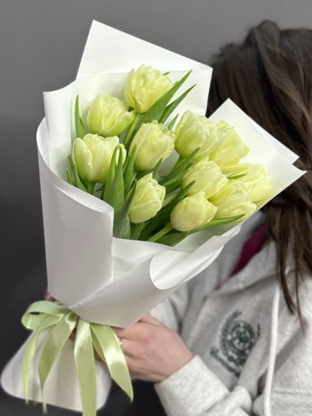 Монобукет из 11 пионовидных белых тюльпанов