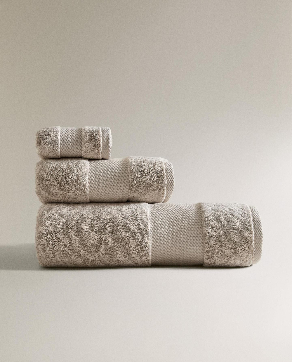 Zara Home - Очень мягкое банное полотенце (800 гхм2), бежевый, 50х90 см