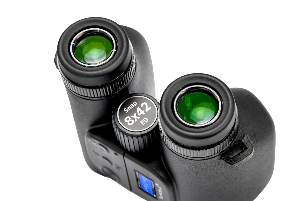 Фотобинокль цифровой Levenhuk Kelvin Snap ED 8x42 - объективы близко