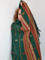 Шаль с  гуджаратской вышивкой
