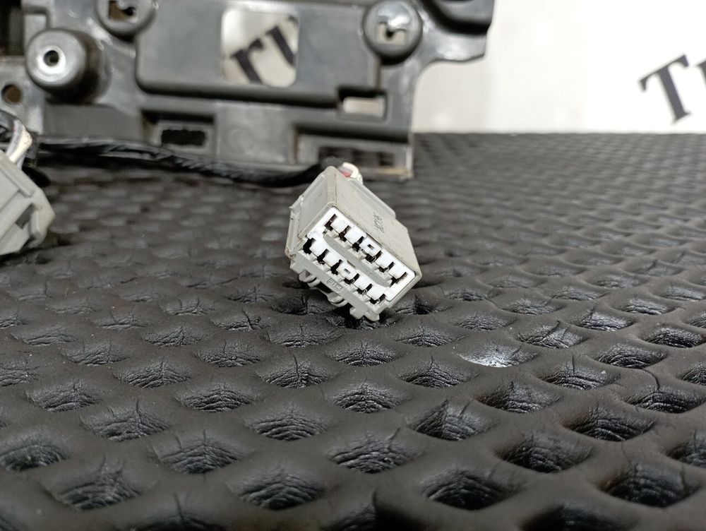 Панель торпедо центральная 2017г.