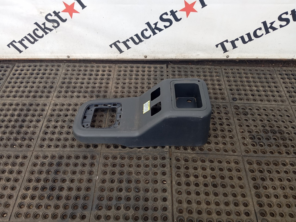 Накладка кулисы КПП 2024г.