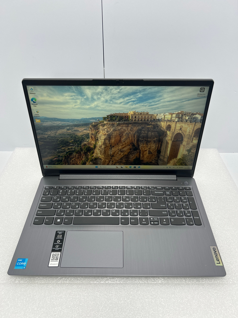 Ноутбук Lenovo 3 15ITL6 (82H8005HRK) 15.6"/Intel Core i3 1115G4/RAM 8 GB/SSD 256 GB/Intel UHD Graphics/1920х1080/IPS/DOS/Подсветка - кл: нет/серый. Состояние: B1