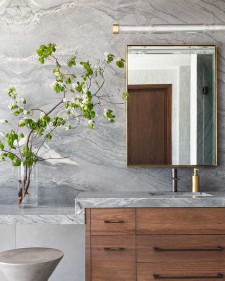 Зеркало в золотой раме “Ноулз”