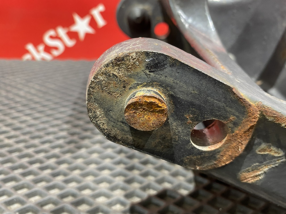 Кронштейн полурессоры передней