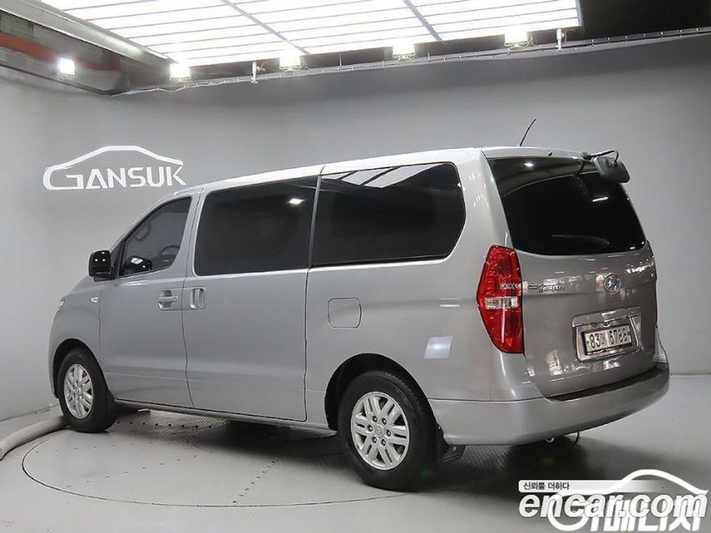 Hyundai The New Grand Starex Van 3-х местный (08.2019)