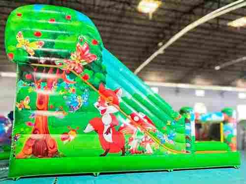 Надувная горка «В гостях у сказки»  7x4x6 м