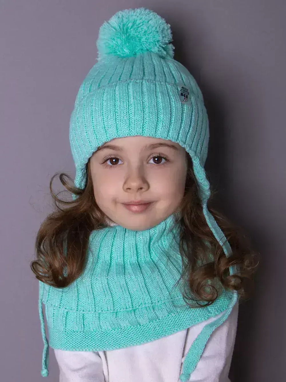 Шапка для девочки осенняя и снуд вязаные