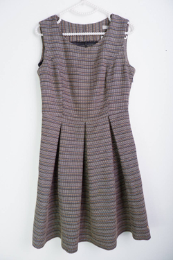 Платье Akimbo приталенное, визуально 44 размер