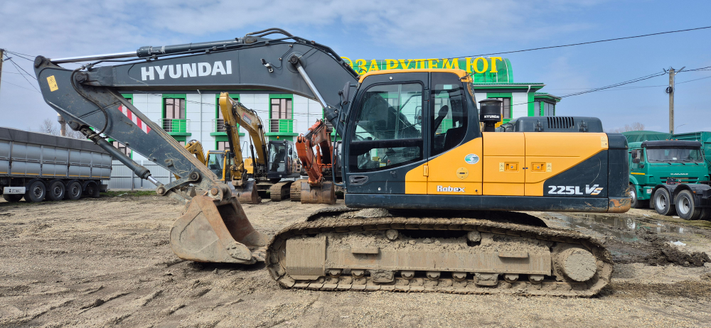 Hyundai R225* Экскаватор R225LVS (Дизельный, 6,7 л, 170 л.с., АТ)