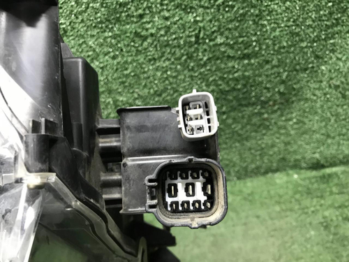 Битая Фара левая Toyota Land Cruiser 200 15-21 LED