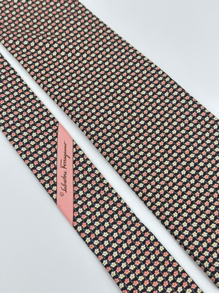 Галстук чёрный в цветочек Salvatore Ferragamo