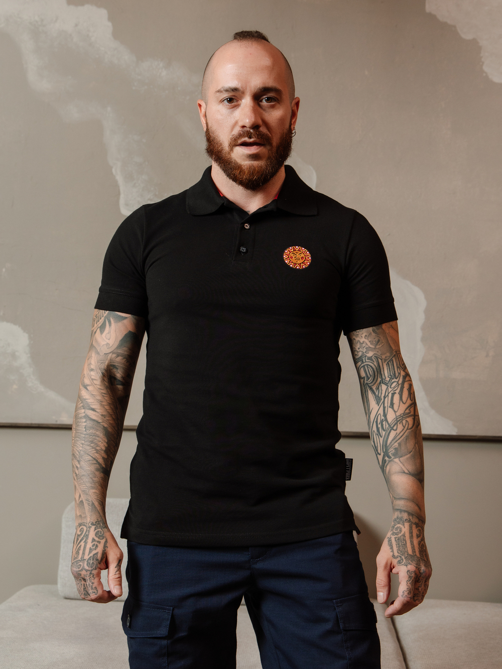 Поло Варгградъ мужское чёрное "Солнце за нас"