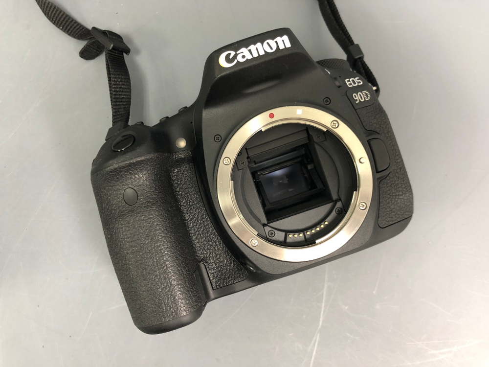Canon 90D Kit 18-55mm IS STM