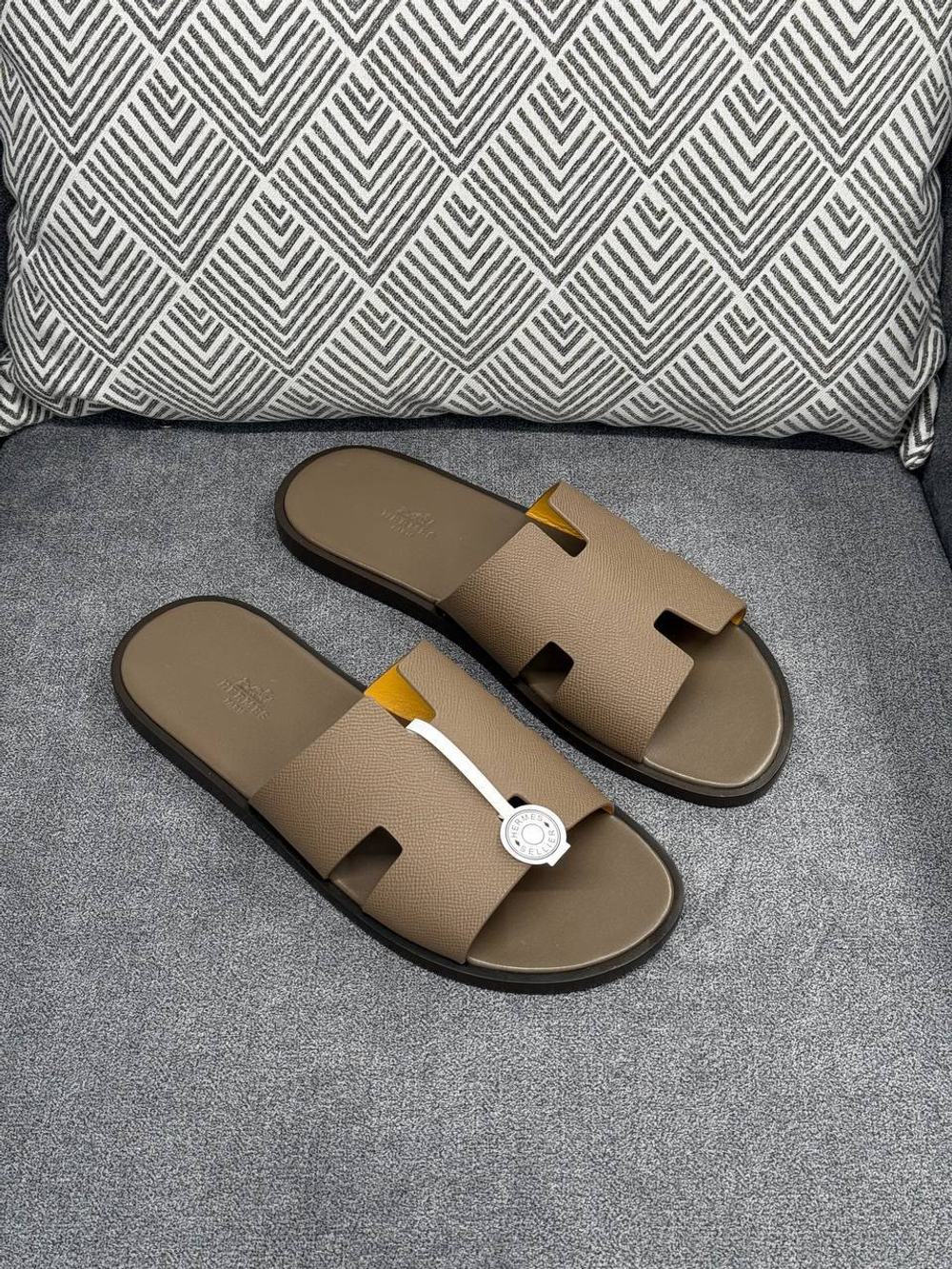 Шлёпанцы Hermes