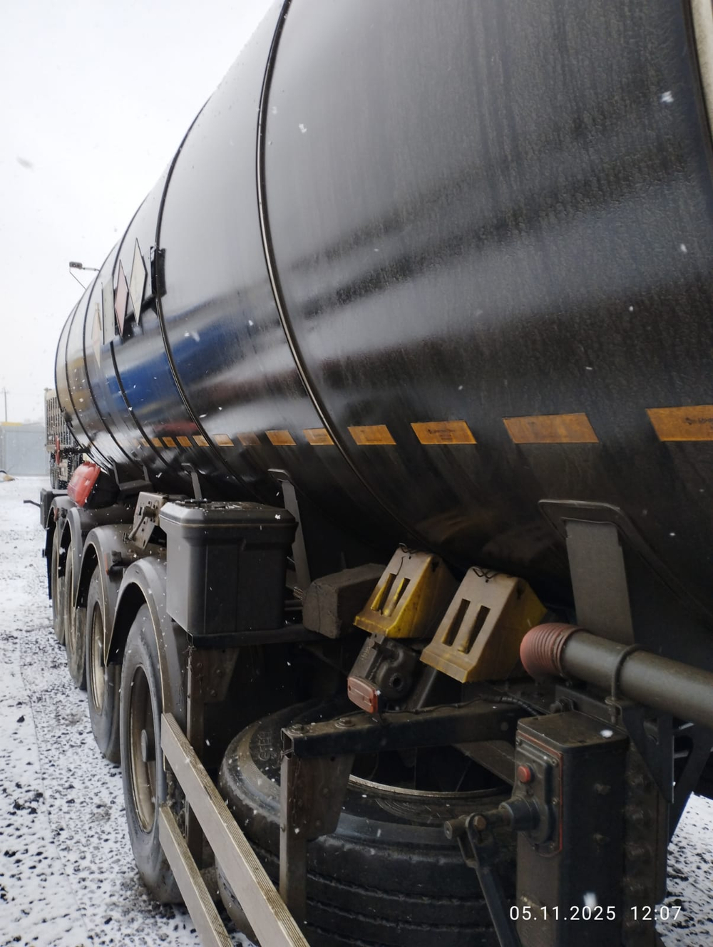 УралСпецТранс 9465* Полуприцеп цистерна 946514-В1-02