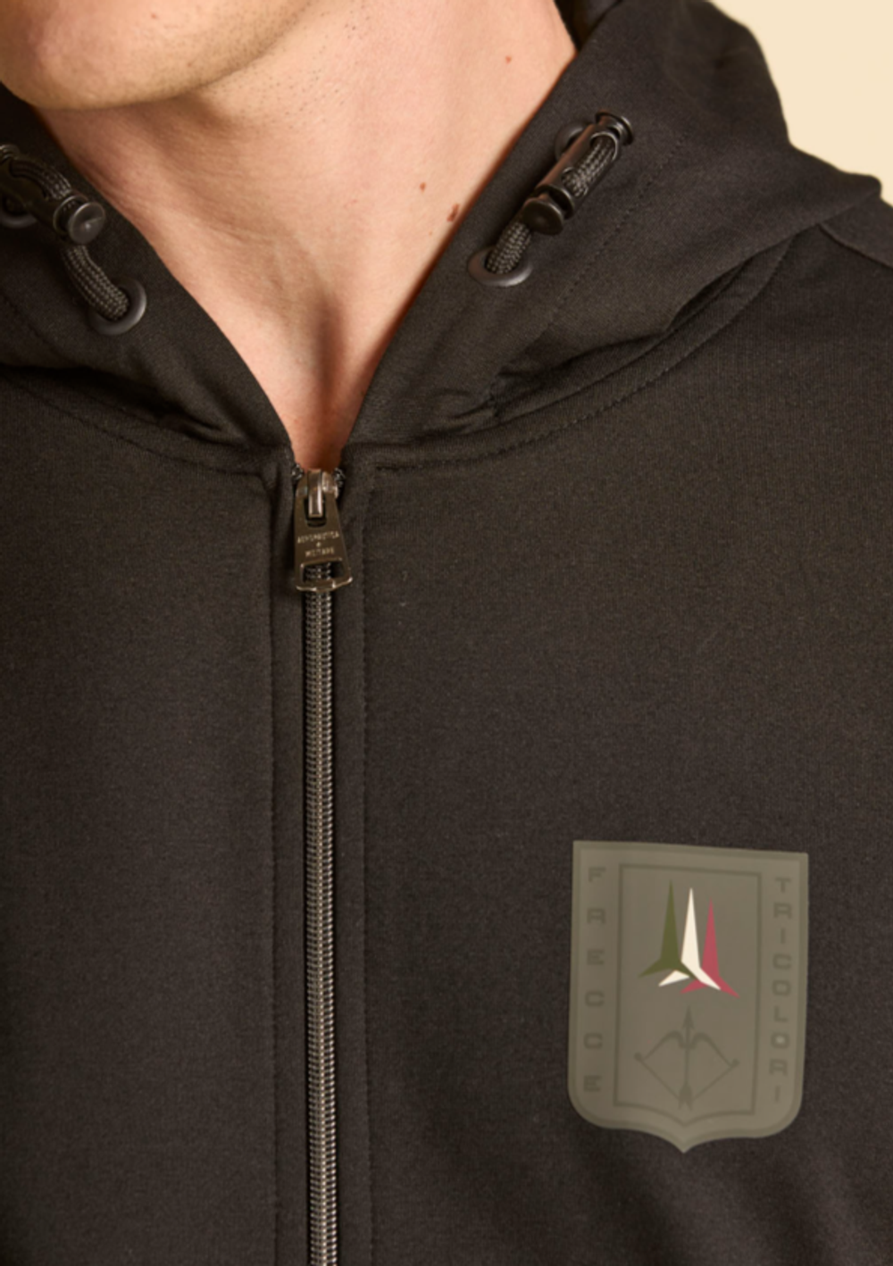 Спортивный костюм в черном цвете