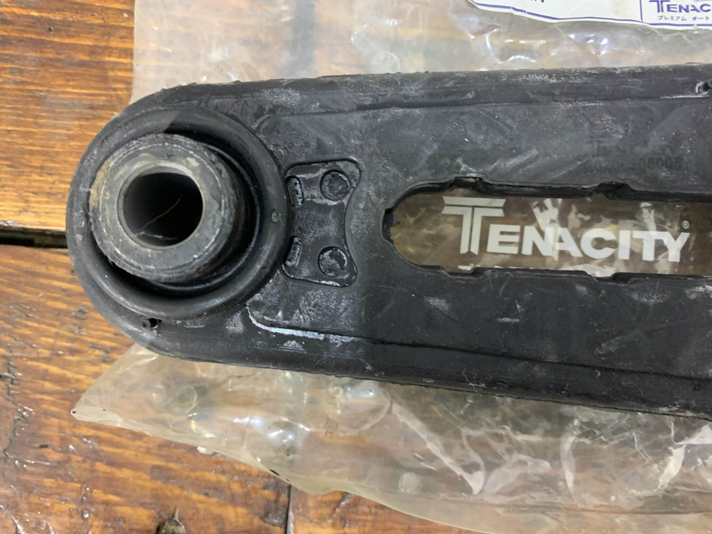 Опора двигателя Nissan Note 1 (E11) Новая Tenacity AWSNI1147