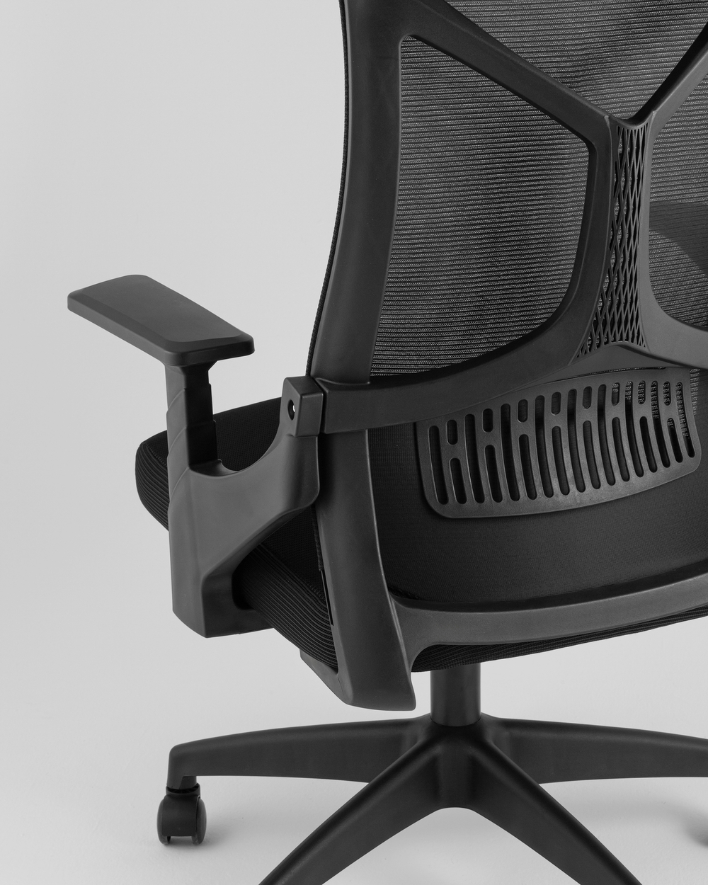 Кресло офисное TopChairs Optimo черный