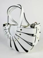 Женская белая сумка из натуральной кожи