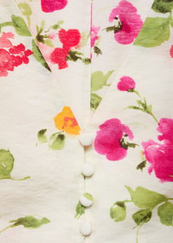 Приталенная цветочная блузка на пуговицах