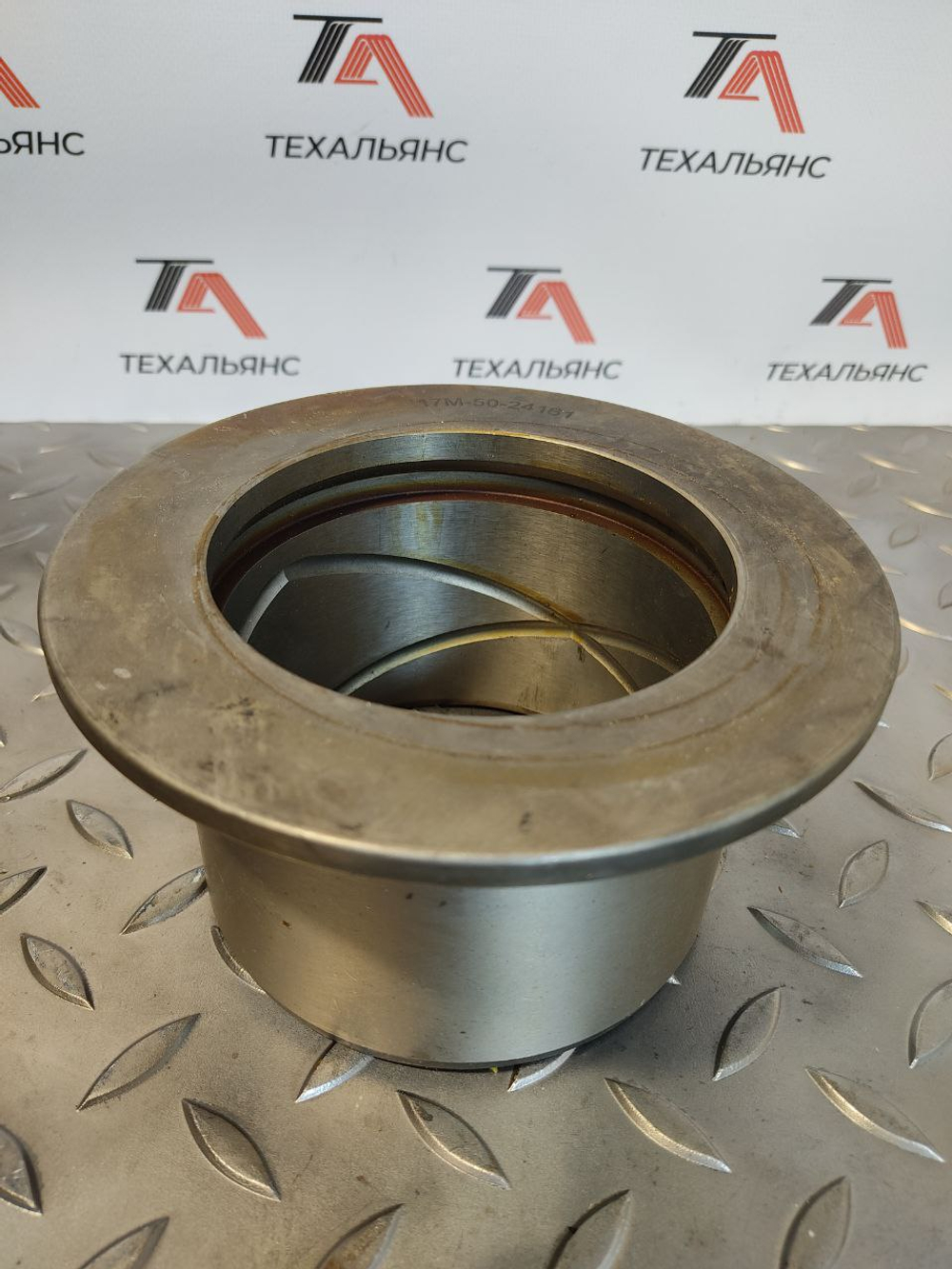 Втулка 17M-50-24161