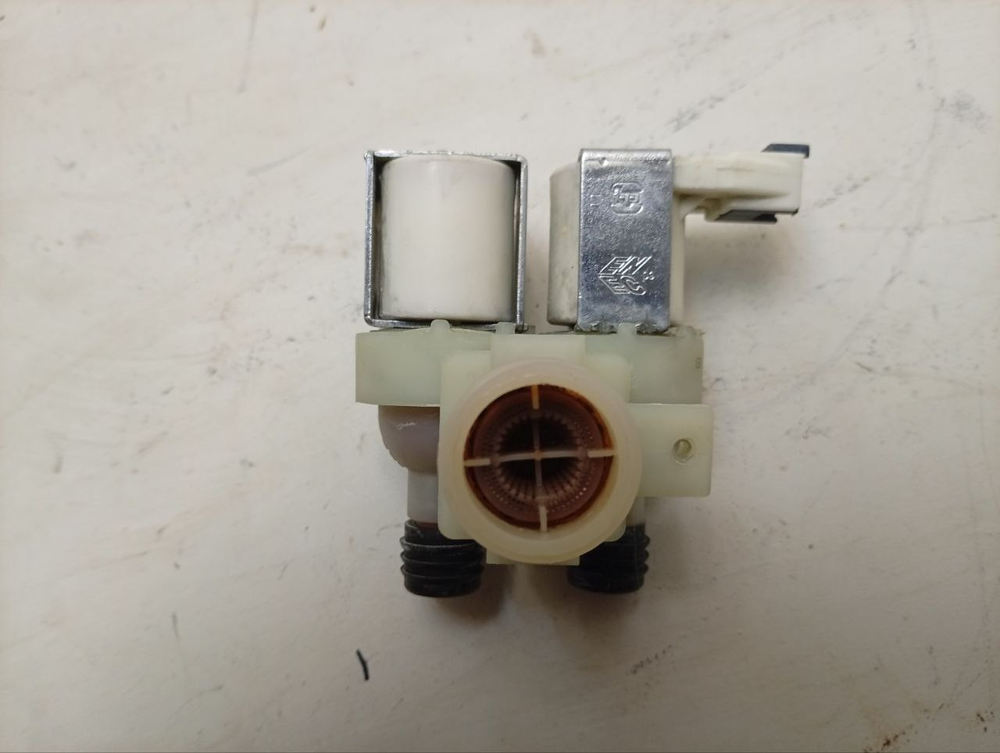 VMUF501B кт19 Клапан подачи воды для стиральных машин Indesit Ariston C00302311 б/у