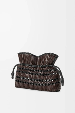 Loewe Сумка-клатч Flamenco среднего размера из плетеной телячьей кожи наппа, черный/коричневый