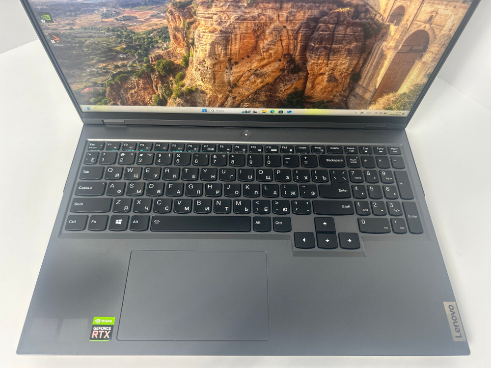 Ноутбук Lenovo Legion 5 Pro 16ACH6 (82JS0006RK) 16"/AMD Ryzen 5 5600H/RAM 16GB/SSD 512GB/GeForce RTX 3050/2560x1600/IPS 165Hz/DOS/Подсветка: RGB/Цвет: серый. Состояние: Уценка/дефект и сколы на корпусе